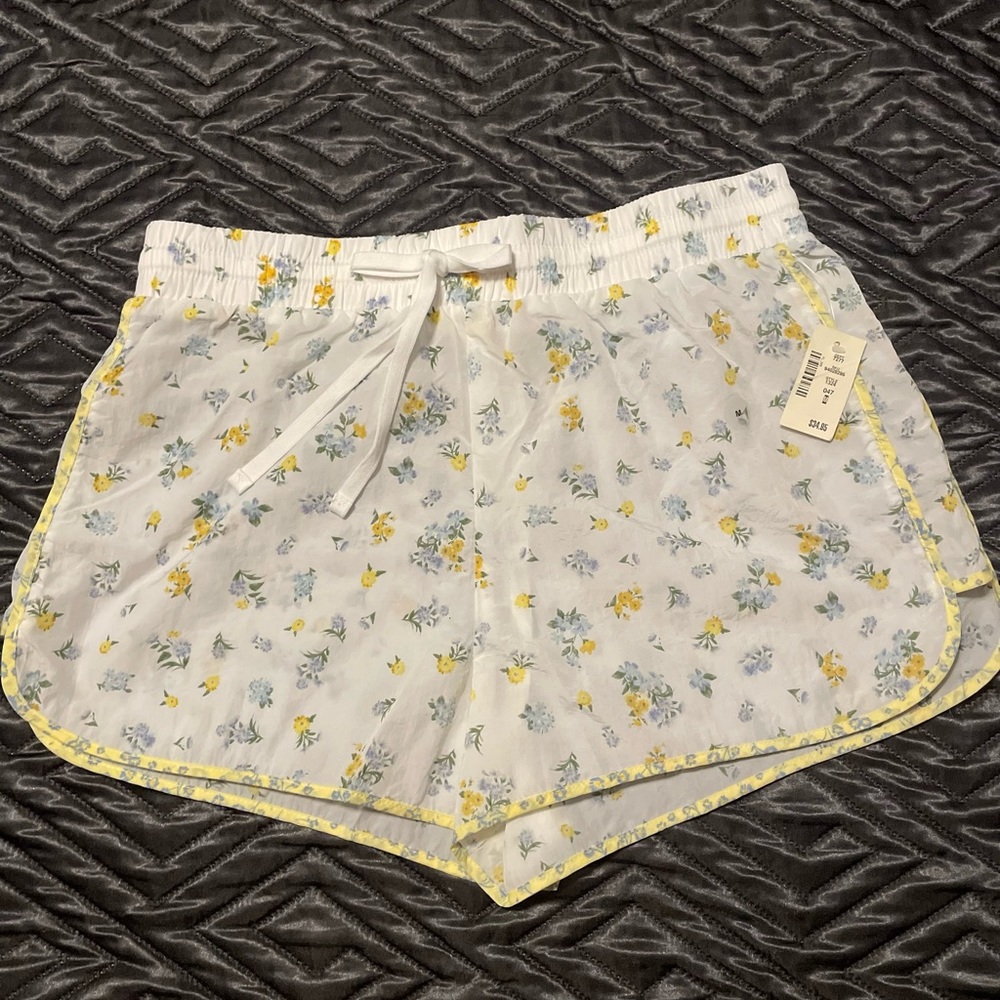 NWT Aeropostale Floral Shorts size medium